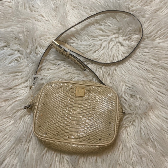 NWOT Victorias Secret The Victoria Snake Studded Shoulder Crossbody Bag Beige - Picture 1 of 8